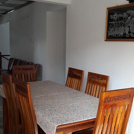 Yaarl Holiday Inn Джафна Екстериор снимка