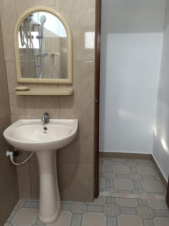 Yaarl Holiday Inn Джафна Екстериор снимка