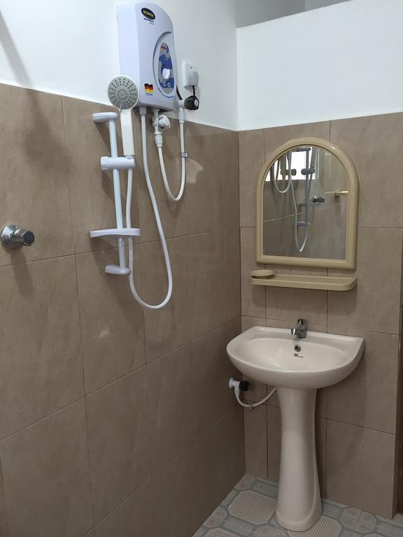 Yaarl Holiday Inn Джафна Екстериор снимка