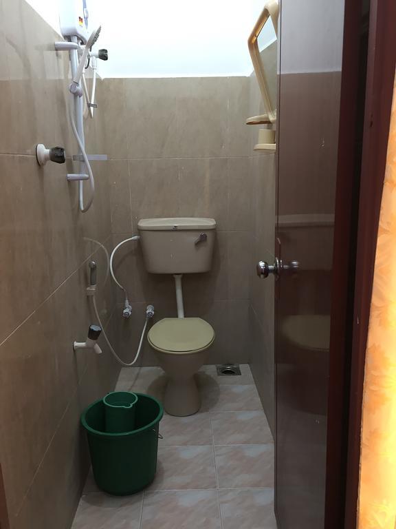 Yaarl Holiday Inn Джафна Екстериор снимка