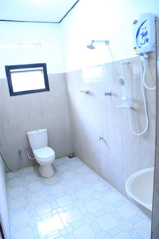 Yaarl Holiday Inn Джафна Екстериор снимка