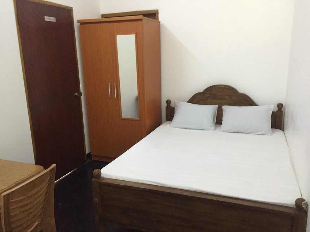 Yaarl Holiday Inn Джафна Екстериор снимка