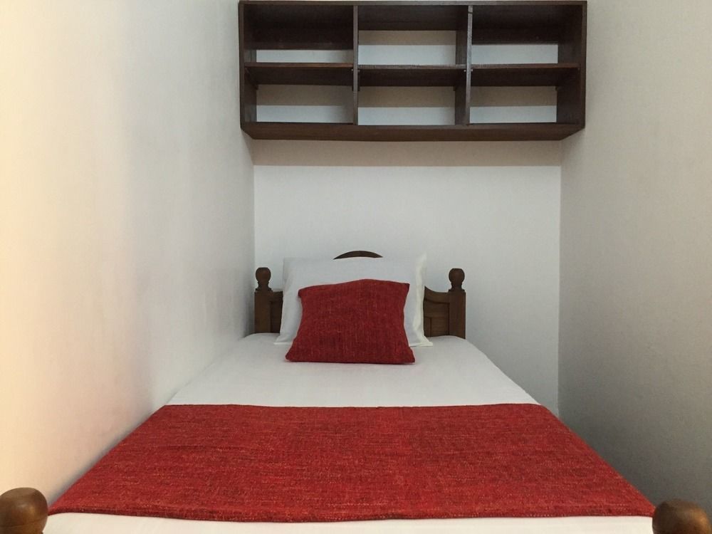 Yaarl Holiday Inn Джафна Екстериор снимка