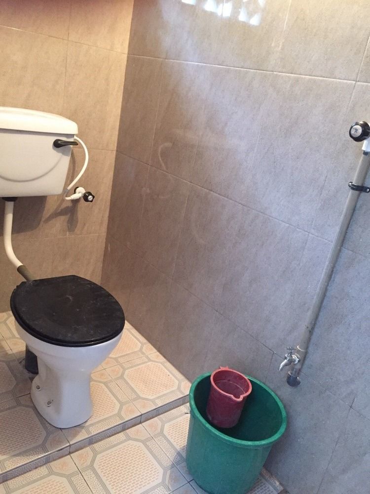 Yaarl Holiday Inn Джафна Екстериор снимка
