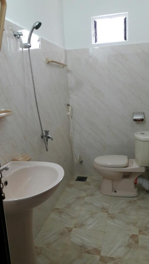 Yaarl Holiday Inn Джафна Екстериор снимка