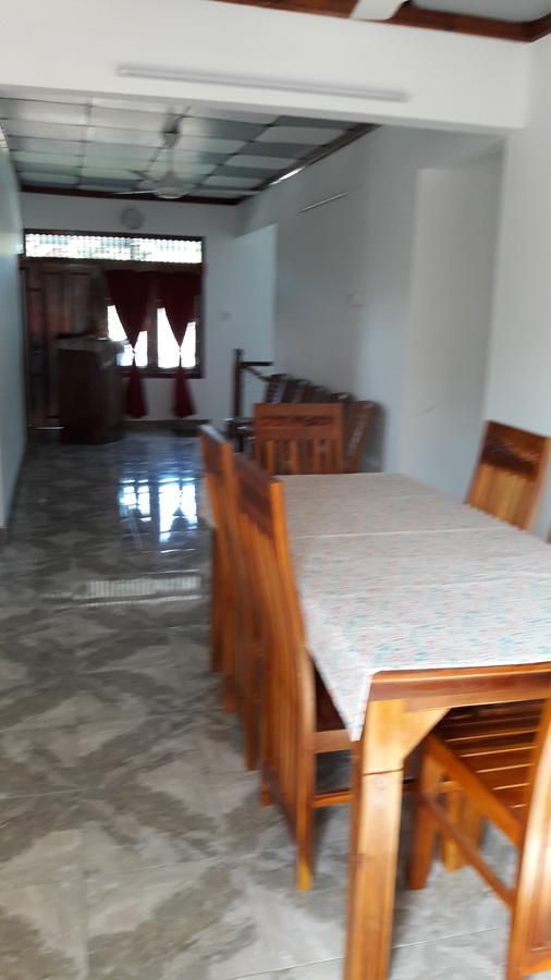 Yaarl Holiday Inn Джафна Екстериор снимка